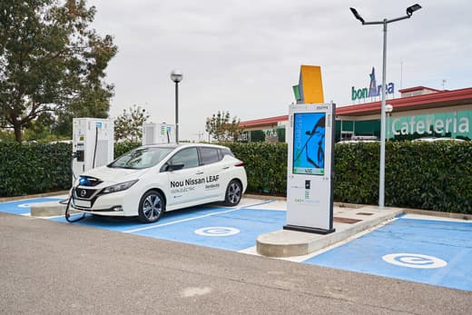 cargar los coches hibridos y electricos